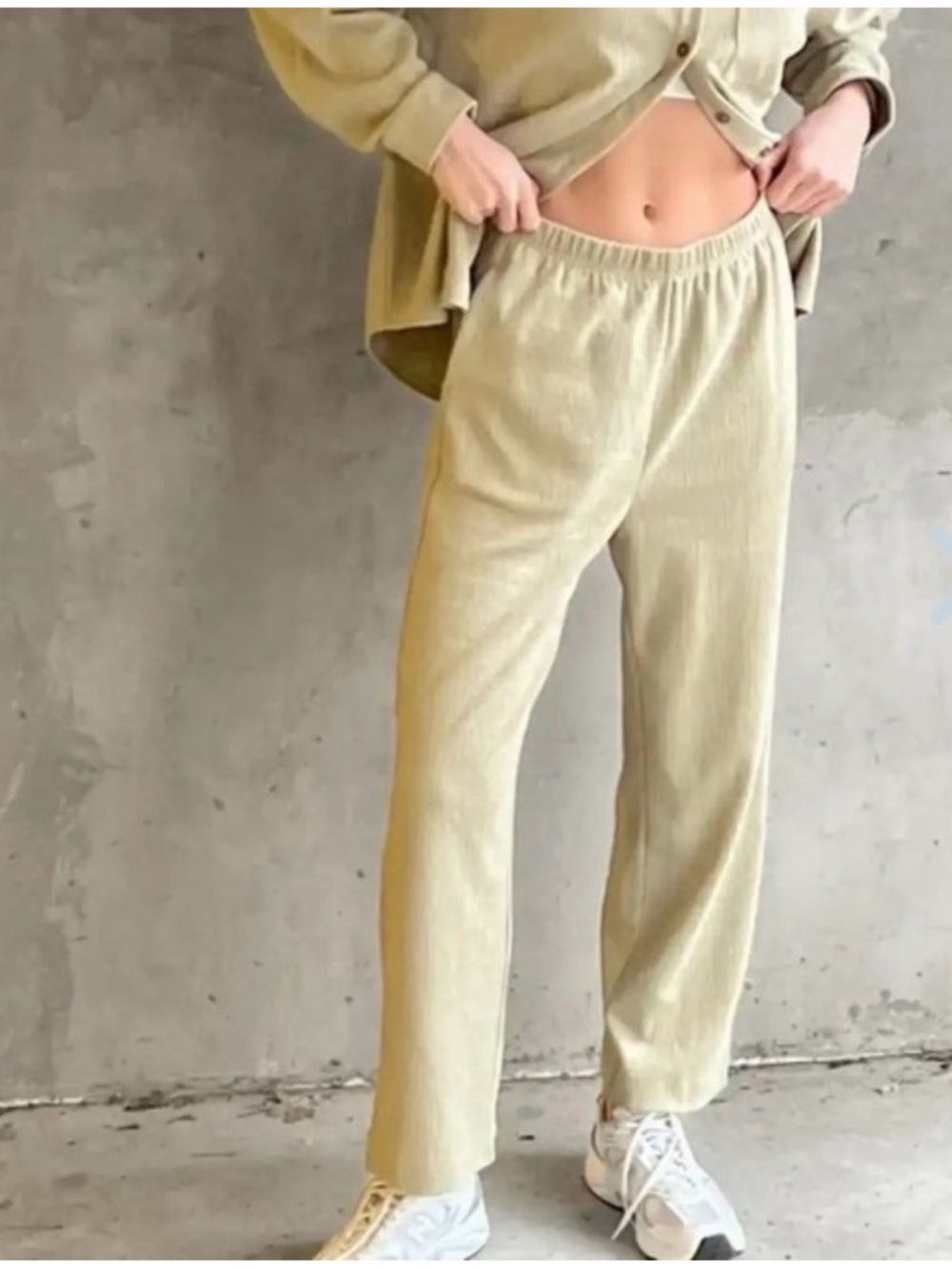 OAK + FORT High-Rise Straight Leg Pants in Green